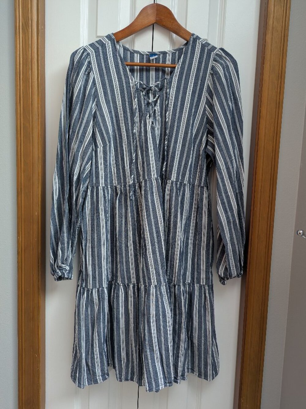 Old Navy Tiered Lace-Up Swing Dress Blue White Stripe Long Sleeve Pockets Size L